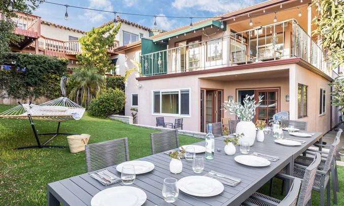Roseville - Fleet Ridge Casa | Hermosa casa con vistas panorámicas al mar en el corazón de Point Loma ❤ por AvantStay