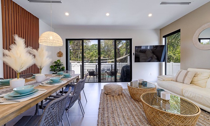 Downtown Fort Lauderdale Villa | Las Olas Designer Home with heated pool - Must!
