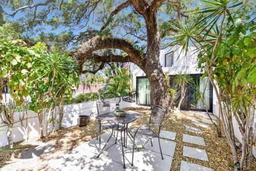 Colee Hammock Casa | Las Olas Hammocks Unit 4 By Pmi