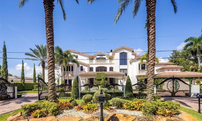 Seven Isles Casa | Las Olas Waterfront Estate