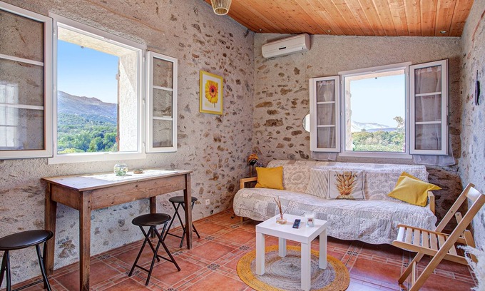 Maureillas-Las-Illas Casa | Las Piernas - Maison rénovée avec vue montagne