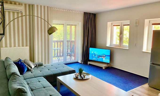Slupsk Apartamento | LAS SŁUPSKI PREMIUM APARTAMENT NR6 Wifi Netflix Smart TV50 two bedrooms two extra large double beds up to 6 people full pleasure quality stay