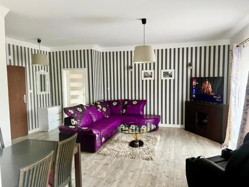 Slupsk Apartamento | LAS SŁUPSKI PREMIUM PANORAMIC APARTAMENT NR8 Wifi Netflix Smart TV55 full kitchen double bathtub up to 4 people full pleasure quality stay
