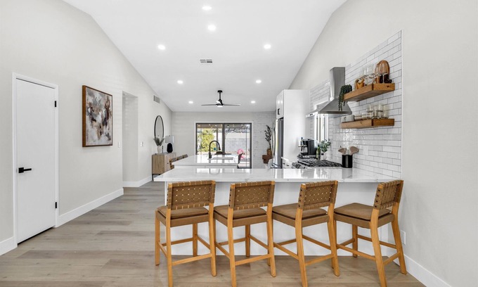 Canyon Gate Casa | Las Vegas Home is centrally located near all major Resorts and Casinos.