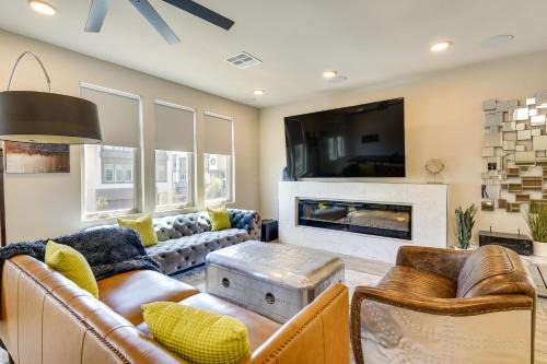 Enterprise Casa | Las Vegas Home with Terrace about 10 Mi to the Strip!
