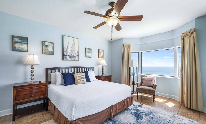Panama City Beach Complejo | Beautiful Condo! Book your Fall stay now! Aug 9 - 14th open!