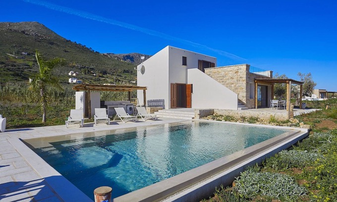 Scopello Villa | WWW.BAGLIORIDISICILIA.COM - LAST MINUTE 4/30 AUGUST!