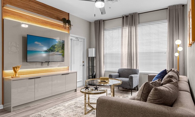 Windsor Palms Apartamento | Last Minute Disney Getaway! Luxury Condo with Private Balcony. Book Now! #89639