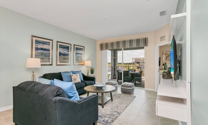 Kissimmee Apartamento | Last Minute Disney Getaway! Luxury Condo with Private Balcony. Book Now! #119361