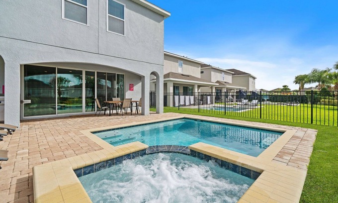 West Kissimmee Villa | Last Minute Disney! Private Pool, Hot Tub & Themed Bedrooms. Book Now! #119409