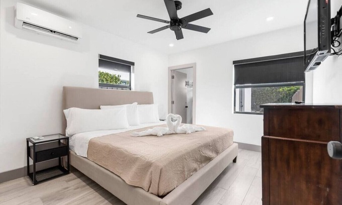 Lake Ridge Apartamento | Lauderdale Modern 1 Bedroom 1 Bathroom with Private Backyard