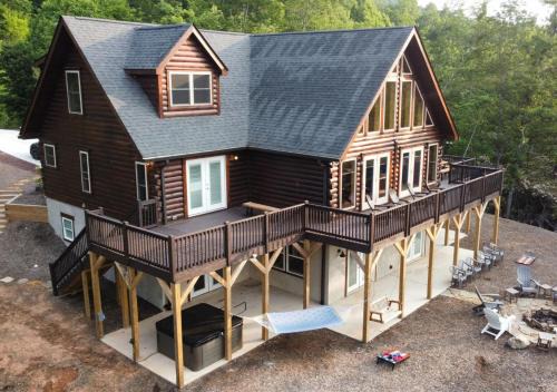 Black Mountain Casa | Laurel Creek Falls