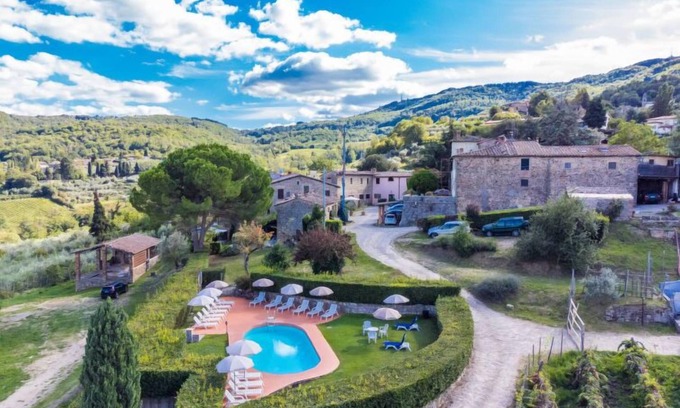 Lucolena Apartamento | Lavanda by Interhome