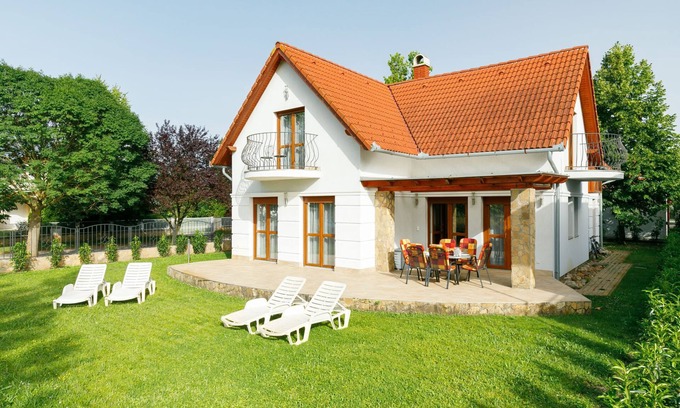 Balatonoszod Casa | Lavender by Interhome