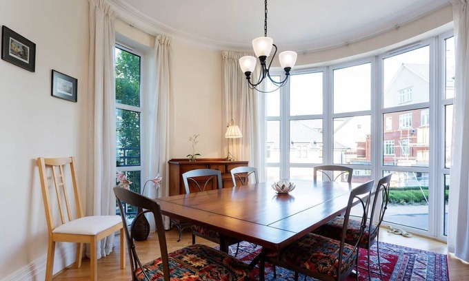 Mortlake Apartamento | Lavender House, by Veeve
