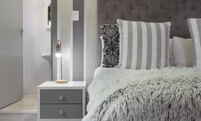 Tokai Apartamento | Lavender - Queen Self catering Unit