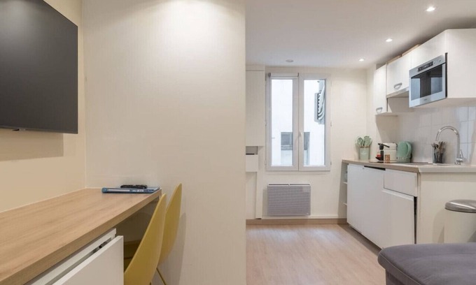 Strasbourg -Saint-Denis Apartamento | Lavie Maison: Parisian Aircon Gem