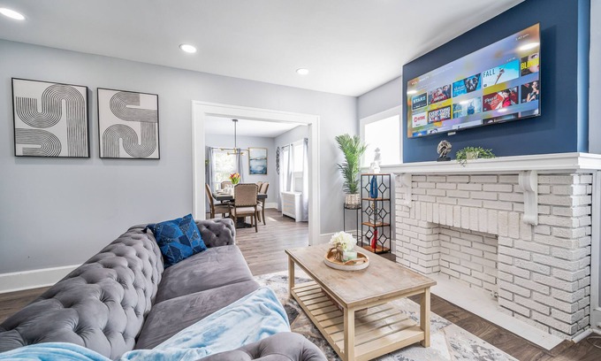 Irvington Casa | Lavish 3 Bedroom 1 Bath house-10 minutes to EWR/ FREE parking for multiple cars.