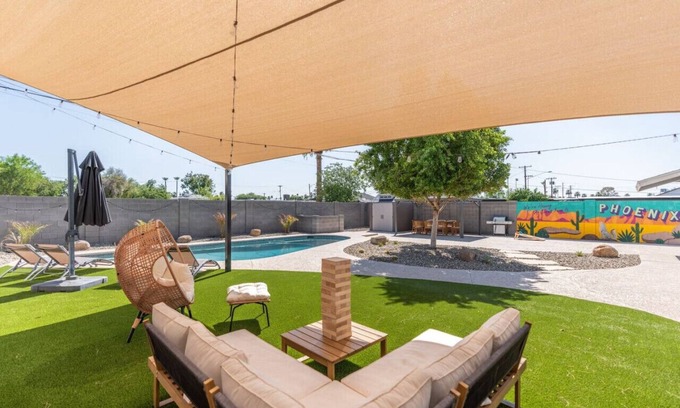 Camelback East Casa | Lavish 5 bed w/Backyard Oasis & Gameroom!
