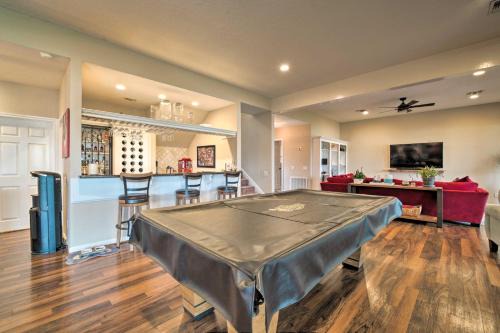 Walden on Lake Conroe Casa | Lavish Lakefront House with Pool Table and Patio!