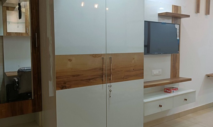 Kirti Nagar Apartamento | Lavish Studio Apt (721) in West/Central Delhi