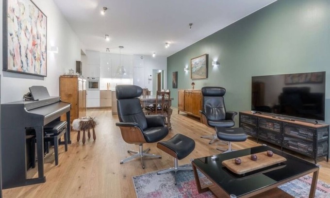 Hliðar Apartamento | Laxi luxury apartments, family friendly, centre of Reykjavik. Private parking..