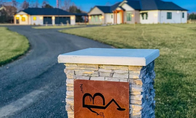 Walla Walla Casa | Lazy B Cottage · Lazy B Cottage-Wine Country Getaway, Great for Two