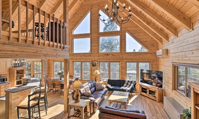 Pagosa Springs Casa | Lazy Beaver Lodge Pagosa Cabin with Deck, Fire Pit