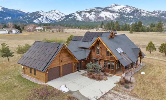 Hamilton Cabina | Lazy Beez Spacious Cabin