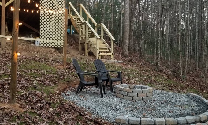 Sautee Nacoochee Cabina | Lazy Daisy Loft - Relaxing and romantic getaway