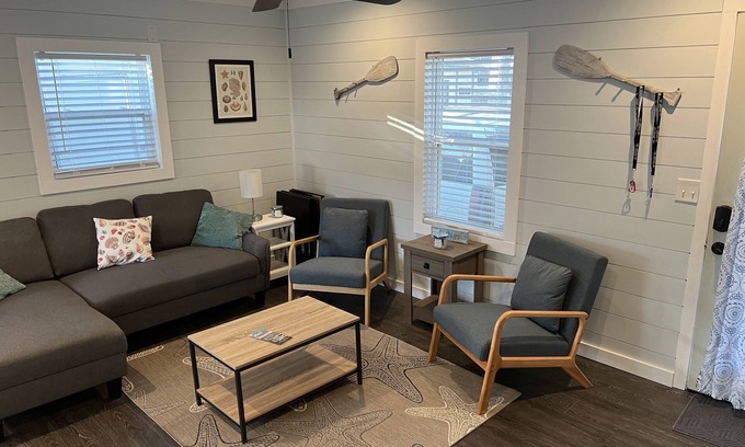 Myrtle Beach Cabaña | Lazy Days Cozy Cottage Ocean Lakes