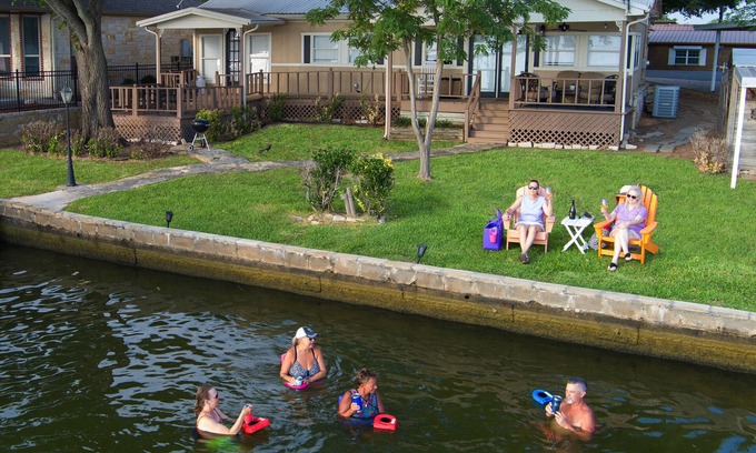 Granbury Casa | Lazy Days Lakefront Retreat Lake Granbury, full home, yard, dock-lift, parking