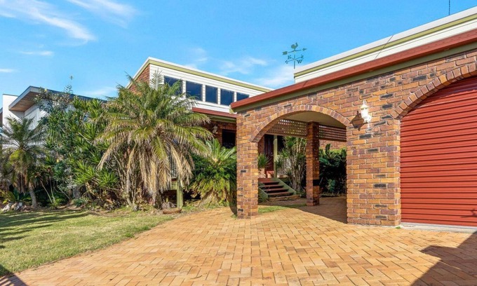 Pottsville Casa | LAZY DAYZ - LOUNGE BY THE POOL