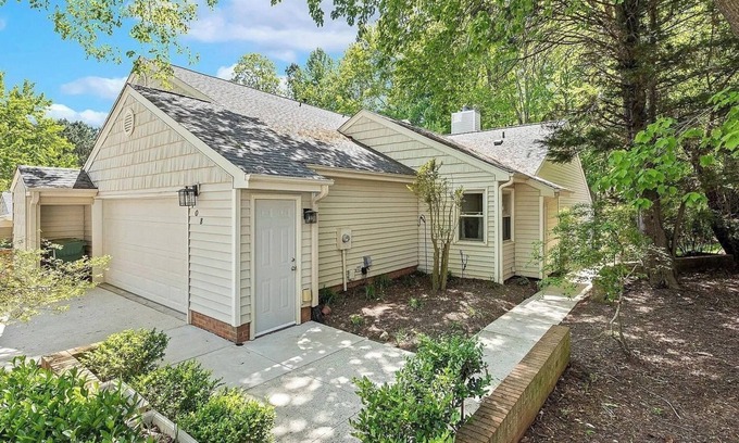 Cary Casa | Lazy Lemon; Walk to Koka Booth; Near Wake Med Cary; Well Appointed; Central