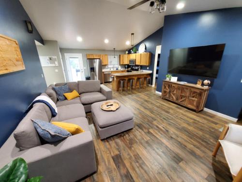Willow Casa | Lazy Moose Cottage in Willow, HotTub & Privacy