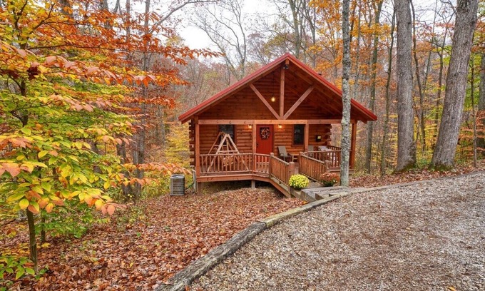 Carbon Hill Cabina | Lazy Oaks Cabin by Tranquil Hills Lodging