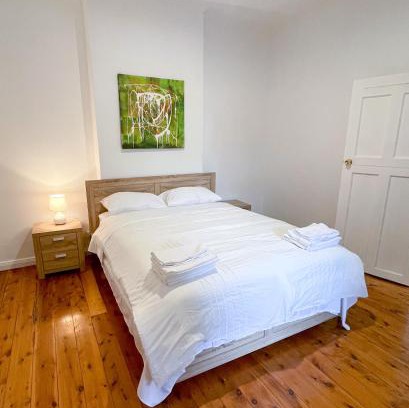Granville Casa | LCF Rosehill Accommodation 3 free car parking inside property G2