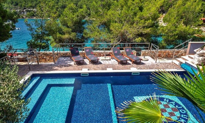 Cove Osibova (Milna) Casa | LCT Villa Mamako ****