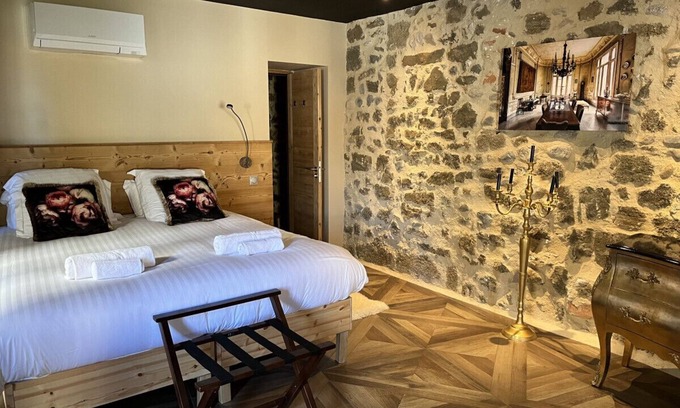 Langeac Hotel | Le 19 - Chapel Room 43m2 | Historic Center | Air Conditioning
