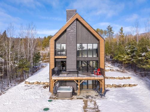 Saint Come Chalet De Esquí | Le 70 Scandinavian chalet SPA and Pool Table
