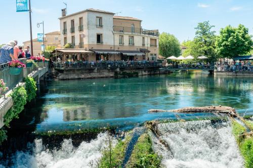 L'Isle-sur-la-Sorgue Hotel | Le Bassin Hôtel Restaurant