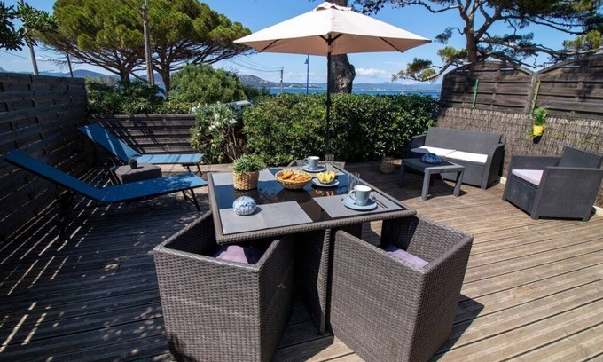 Giens Apartamento | Le Bastidon-Estudio-Confortable-Baño con ducha-Vista al Mar