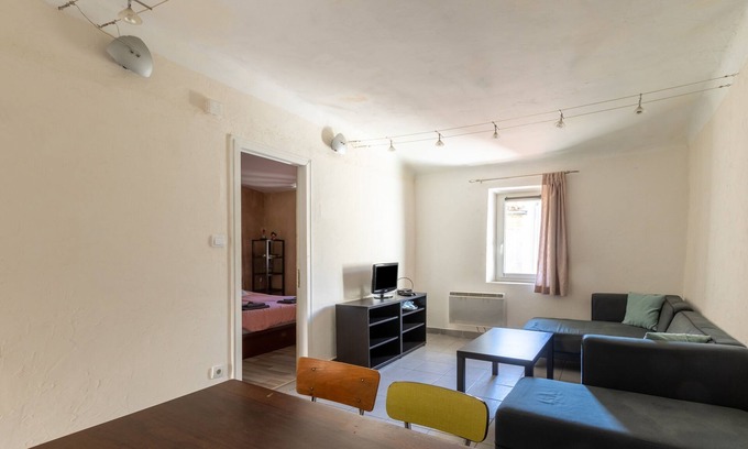 Cuges-les-Pins Apartamento | Le Beaumier - Una Habitación Piso, Capacidad 4