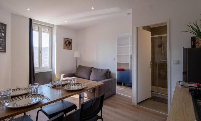 Saint-Chamond Apartamento | LE BISTROT 203 - Tout équipé - WIFI & TV
