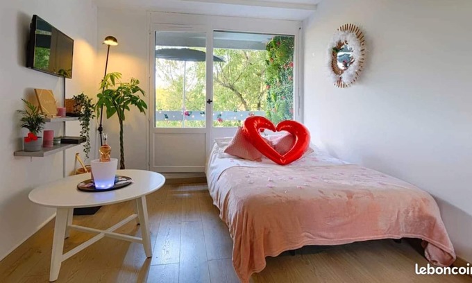 Beaux Arts-Boutonnet Apartamento | Le Bleu Celeste - Montpellier - Jacuzzi privado y piscina comunitaria