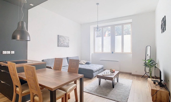 Voiron Apartamento | LE CÈDRE de JORI : 55m2, 2 bedrooms, downtown