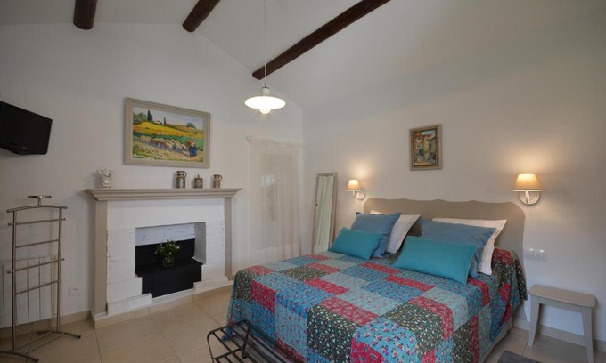Istres Cama Y Desayuno | le cabanon de l'olivette