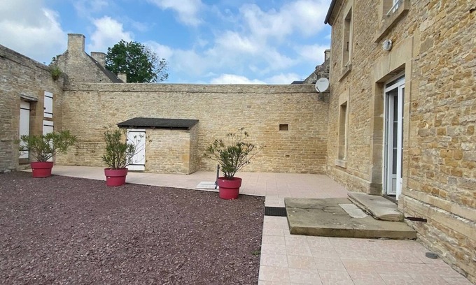 Banville Casa | Le Camp Romain, family home with land
