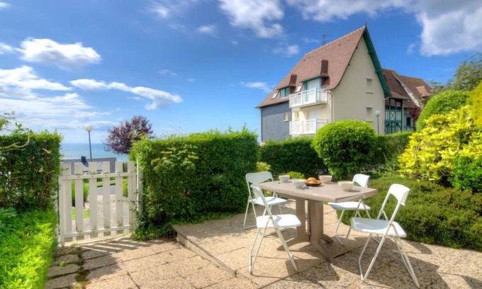 Blonville-sur-Mer Apartamento | Le Cap Bleu by Interhome