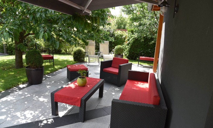 Kaysersberg Casa | Le Cerisier: excelente propiedad confortable con habitaciones con aire acondicionado y jardín.